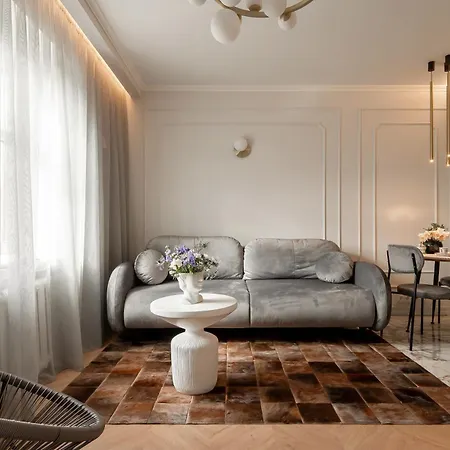 Apartment Beautiful Designer In Center
